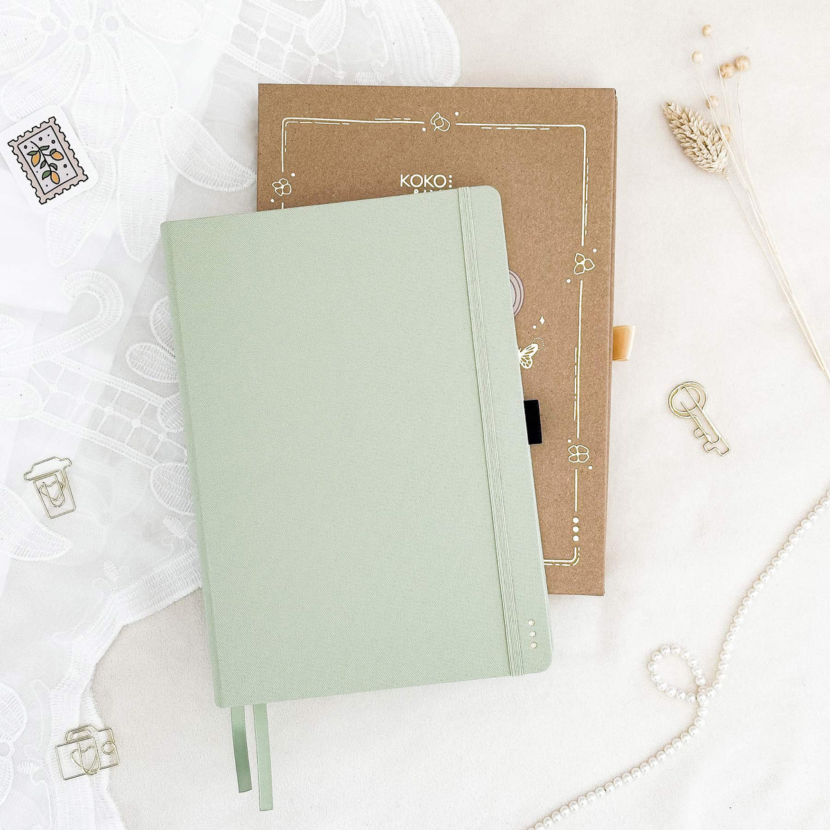 Hand-drawn planner - Undated - 100% recycled paper - Light green