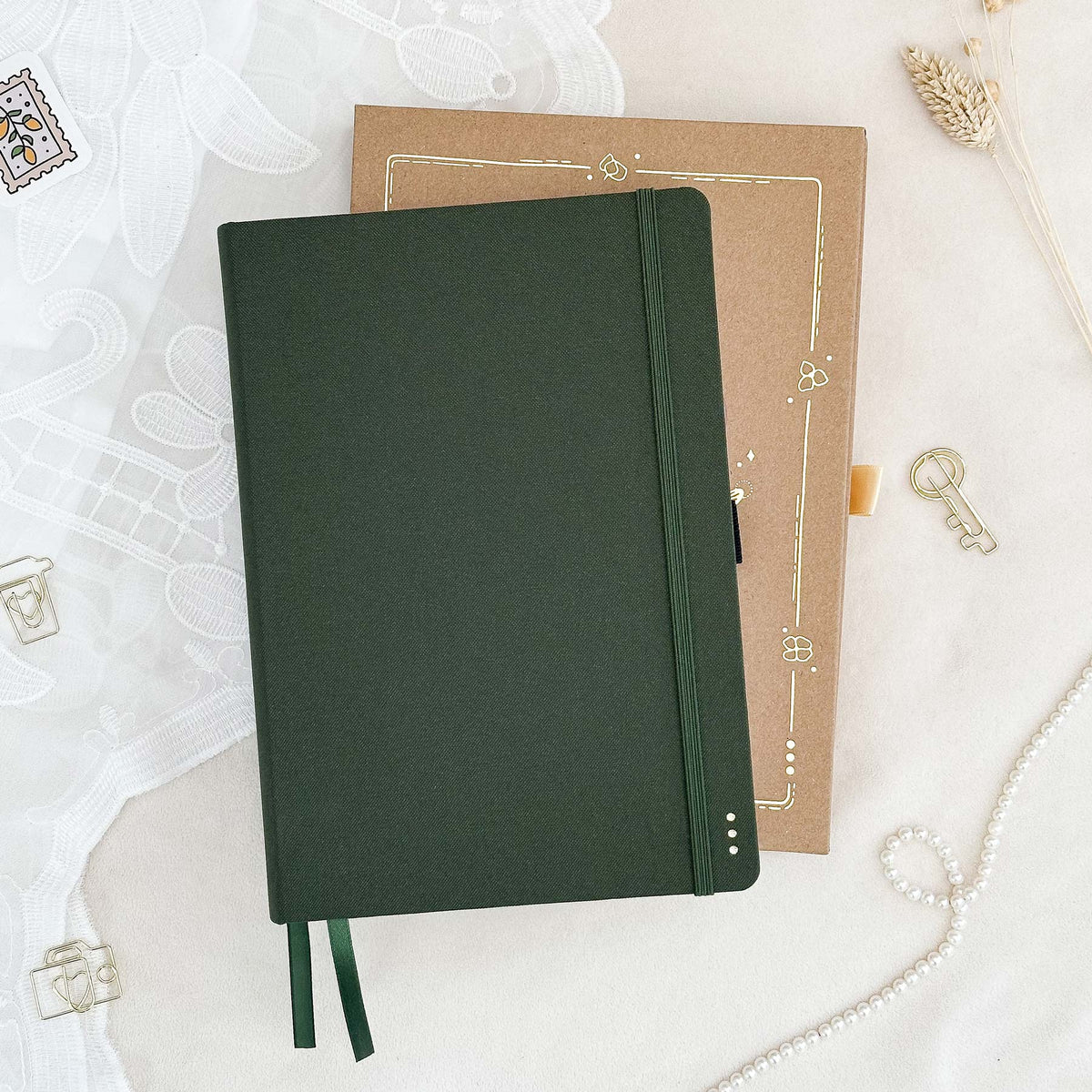 Hand-drawn planner - Undated - 100% recycled paper - Olive