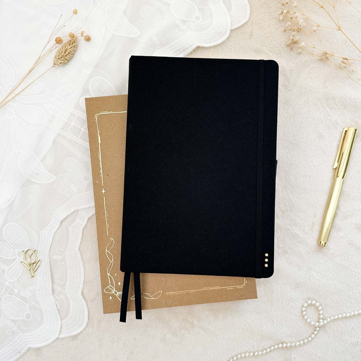 Hand-drawn journal - Undated planner - Black