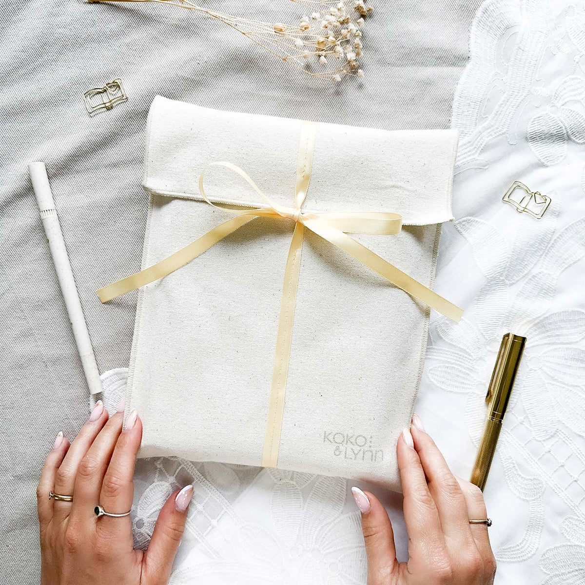 Gift pouch - A5 - Made of cotton with a satin ribbon