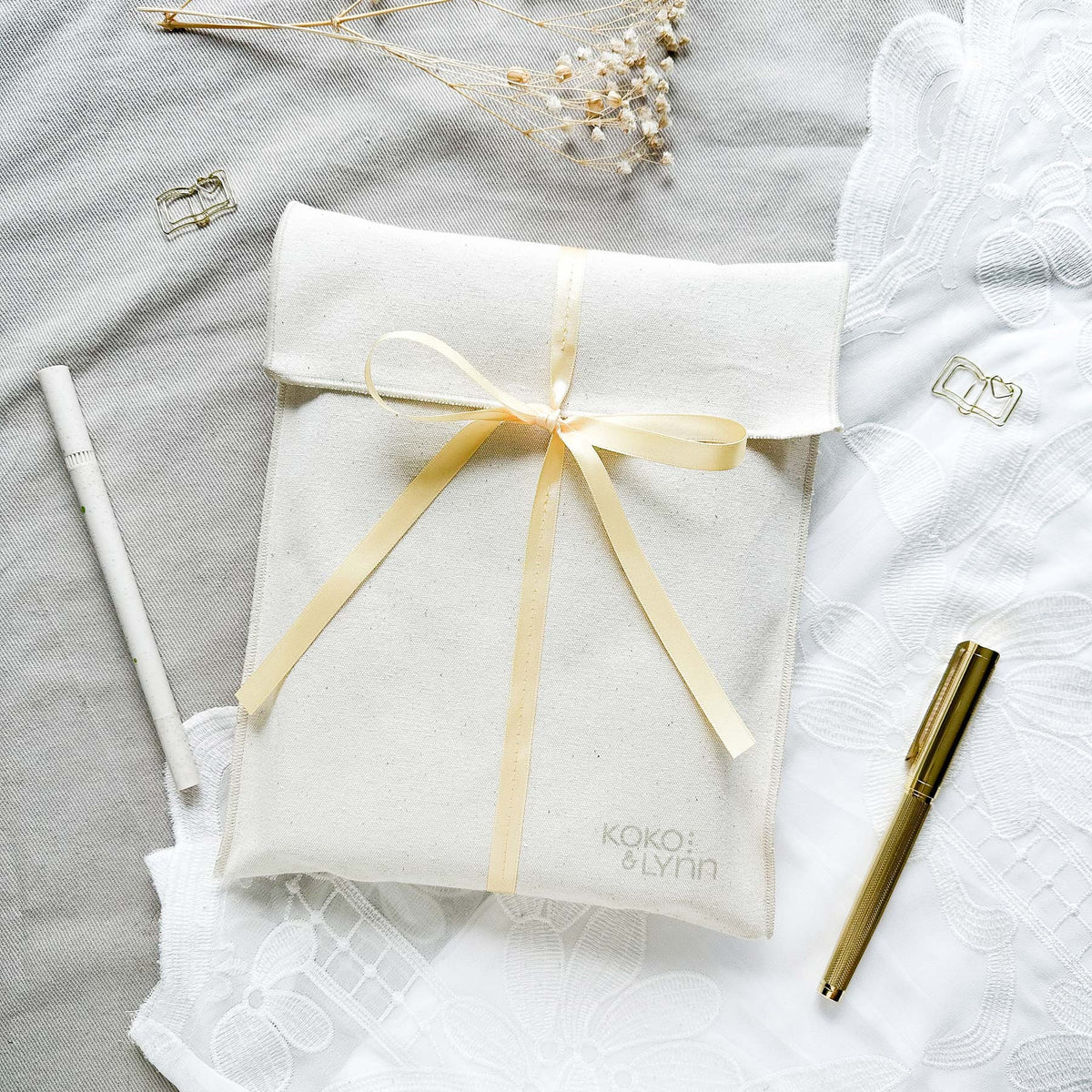 Gift pouch - A5 - Made of cotton with a satin ribbon