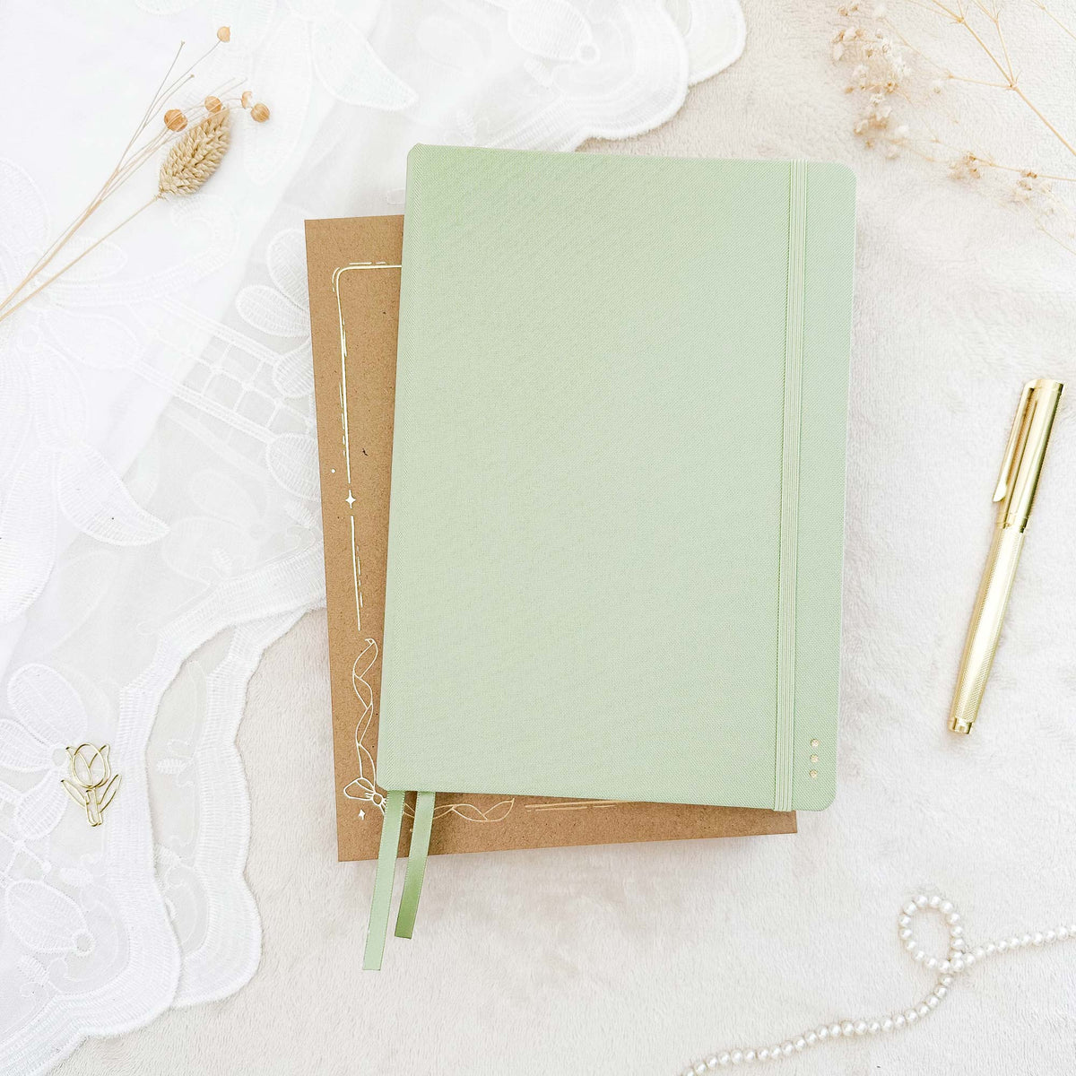 Hand-drawn journal - Undated planner - Light Green