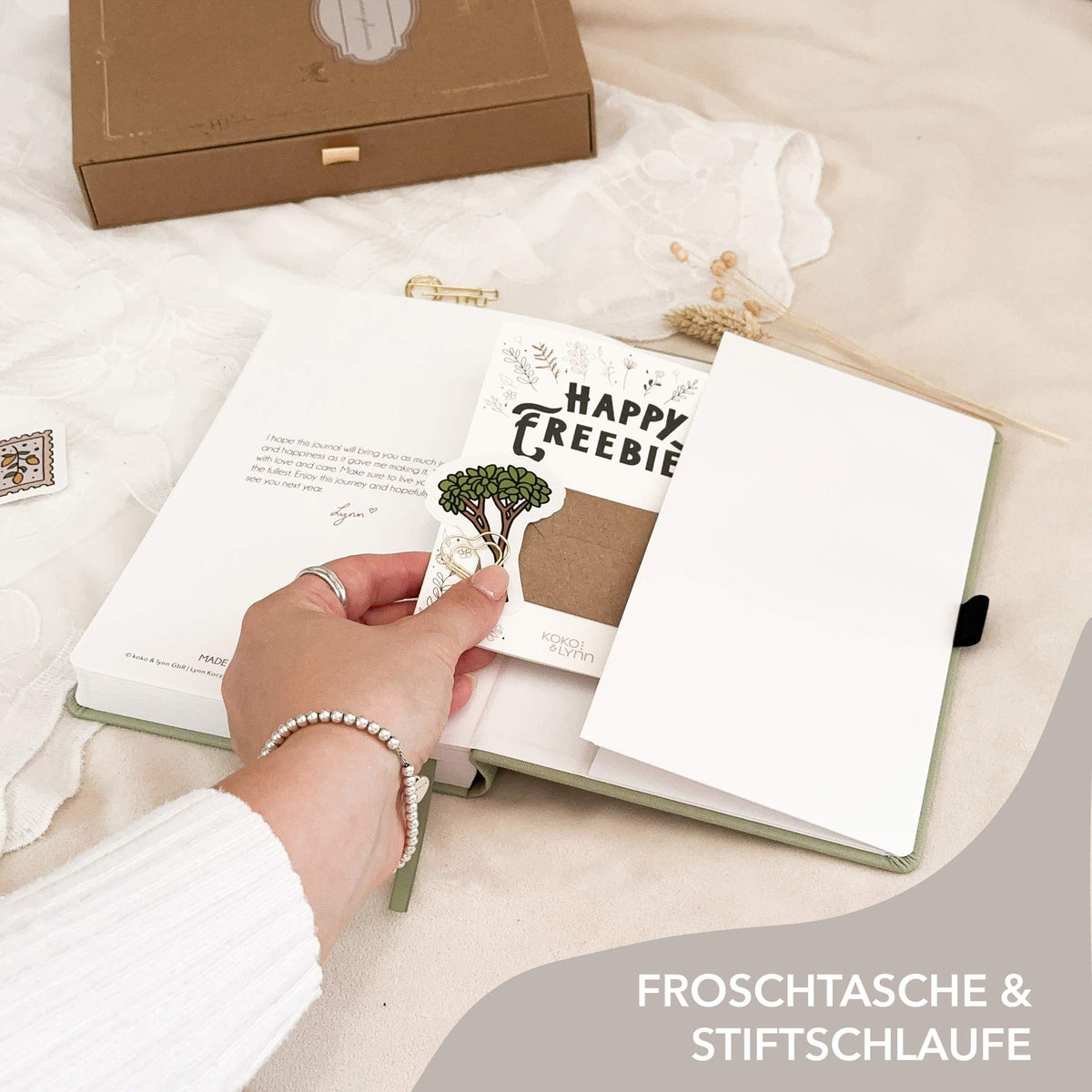 Hand-drawn planner - Undated - 100% recycled paper - Light green
