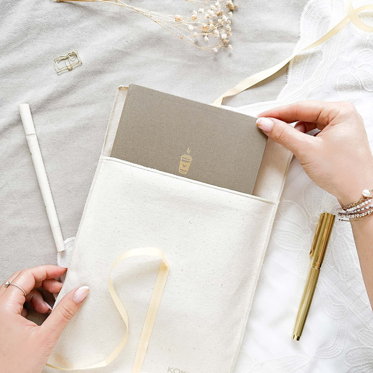 Gift pouch - A5 - Made of cotton with a satin ribbon